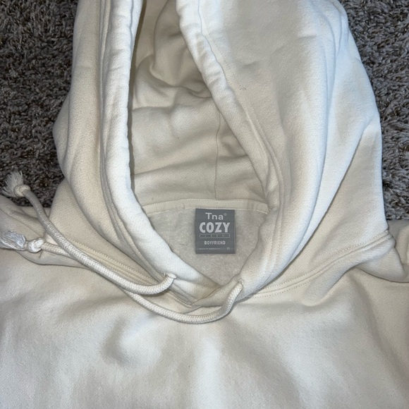 aritzia cozy fleece mega hoodie - Picture 3 of 5